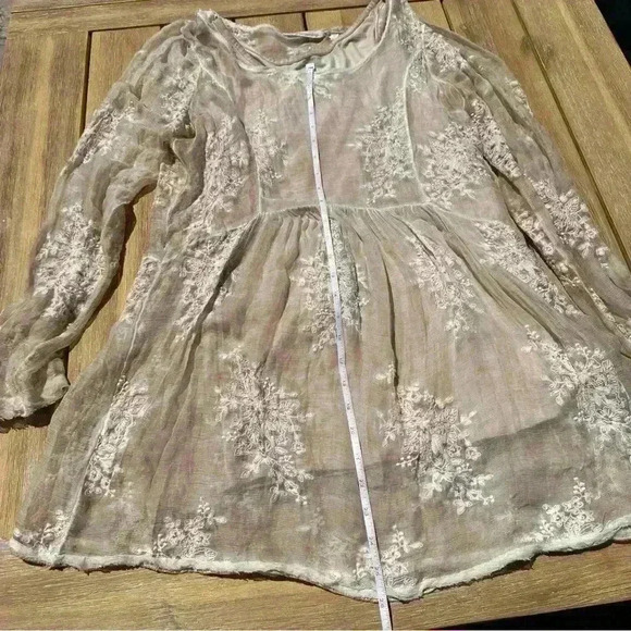 Soft surroundings cream tunic with underlay and floral detail size XS small - Picture 8 of 11